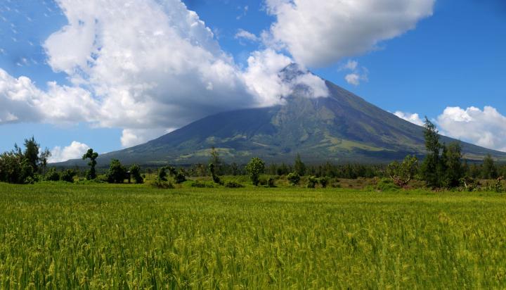 Mayon.May2015.jpg