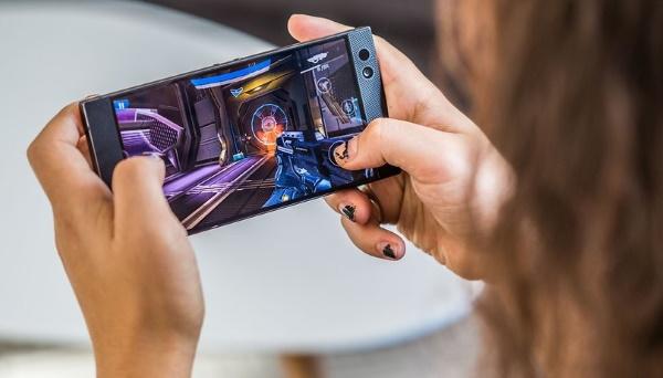 1570467561_androidpit-razer-phone-gaming_02-w810h462.jpg.a0c8d336b7048e50055120dc52aadc23.jpg
